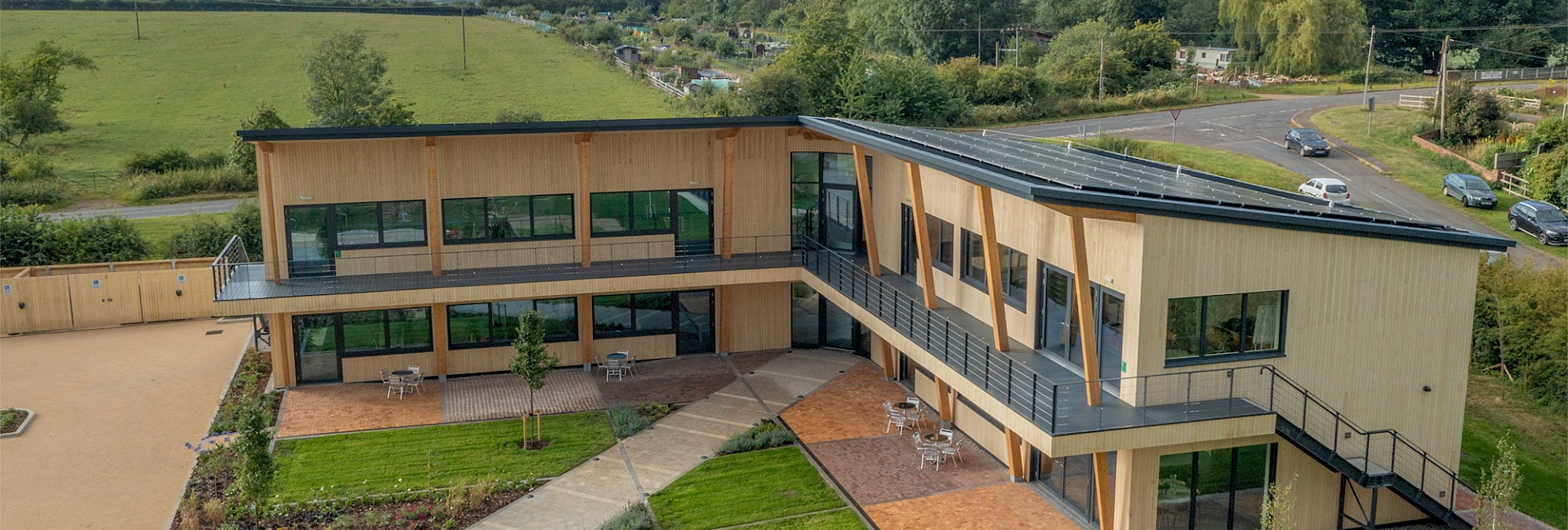 We are an innovative, creative & reliable Roofing, Cladding & Façade contractor.